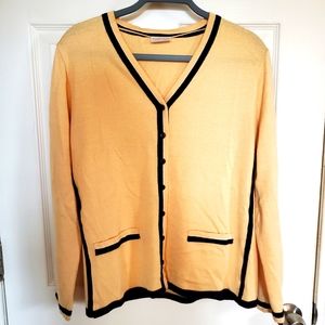 Professional yellow top with black trim